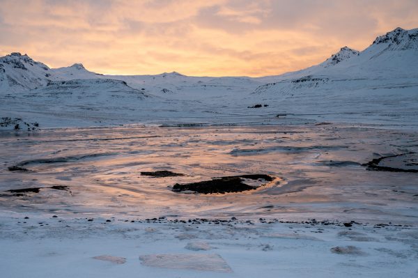 brennandi ís